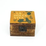 Kicsi Színes Bevonatú Fa Doboz - La dolce vita