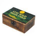 Közepes Színes Bevonatú Fa Doboz  - Stay wild moon child