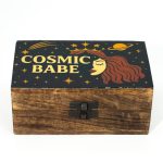 Közepes Színes Bevonatú Fa Doboz  - Cosmic babe