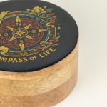 Kerek Színes Bevonatú Fa Doboz  - Compass of life