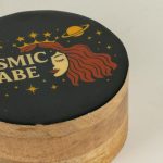 Kerek Színes Bevonatú Fa Doboz  - Cosmic babe