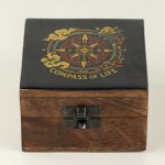 Kicsi Színes Bevonatú Fa Doboz -  Compass of life