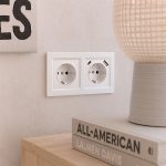 Nova dugalj USB csatlakozóval fehér kerettel