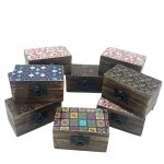 Fa Gyógyszerdoboz 9x5x4cm - Mintás Bevonat - vegyes