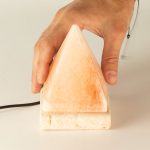 Minőségi USB Piramis Sólámpa - 9 cm (színváltós)