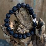 Rudraksha Mala Karkötő - Sötét