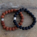Rudraksha Mala Karkötő - Sötét