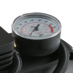 SAL 90304 autós kompresszor, 250 PSI, 18 bar, 10 A, 3 fúvókaadapter, 2,5m vezeték