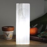Szelenit Négyzetes Lámpa - kb.25cm - Az Élet Fája - EU csatlakozó